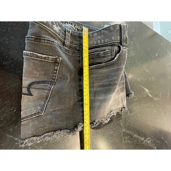 American Eagle Outfitters black faded Hi-rise Shortie denim shorts 12 - Picture 7 of 10